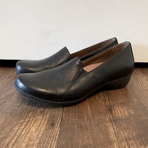 Dansko Farah Black Leather Slip-On Loafers Sz 39 European 8.5 US. Reposh